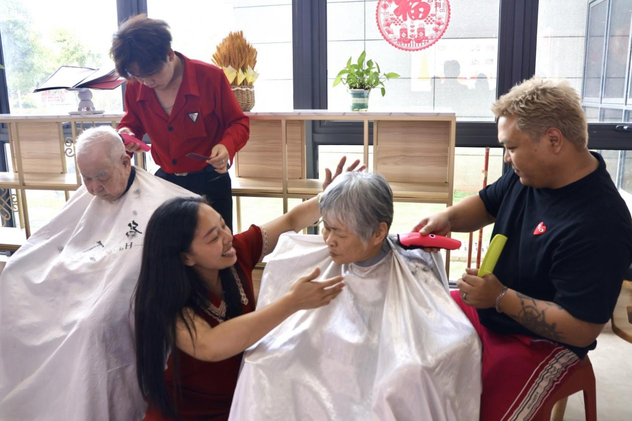 “闽行福老・弘扬孝德”活动在晋江市陈埭镇敬老院温情举办 “闽行福老・弘扬孝德”活动在晋江市陈埭镇敬老院温情举办