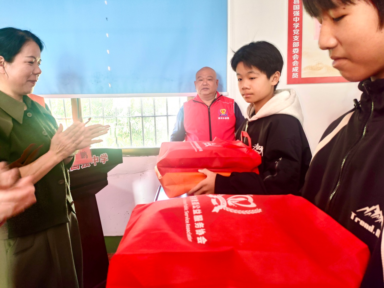 �����ľȹ�・����ϣ��������������Ϊƽ��ɽ������ѧ����ů